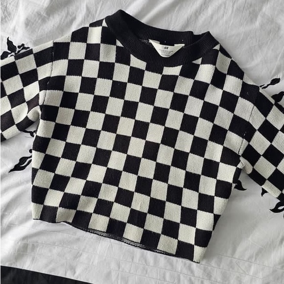 H&M black and white cropped sweater for kids girls - Picture 2 of 4